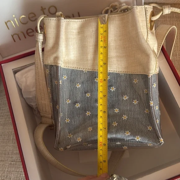 Hammitt *RARE* Davis Undercover Daisy Crossbody handbag with two Straps